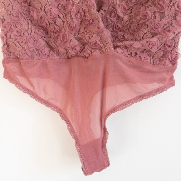 Intimately Free People 2 Haute 2 Handle Lace Floret Thong Bodysuit Lingerie Top - Picture 4 of 13